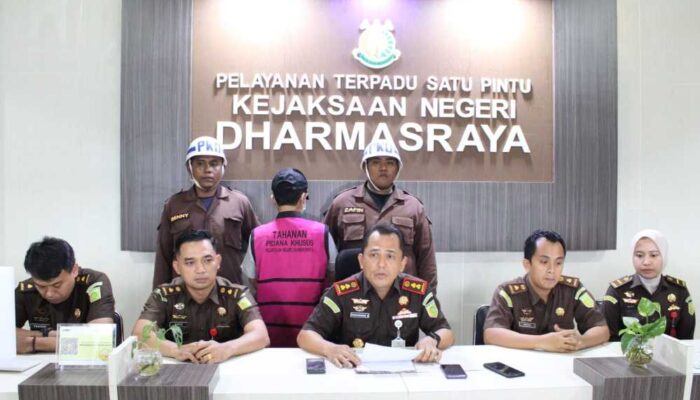 Kejari Dharmasraya Tahan Pejabat BKD Terkait Dugaan Korupsi Anggaran Daerah