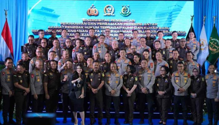 Kajati Sumut Hadiri Penandatanganan MoU Antara Kejaksaan RI Dengan POLRI Terkait KUHP dan KUHAP Baru