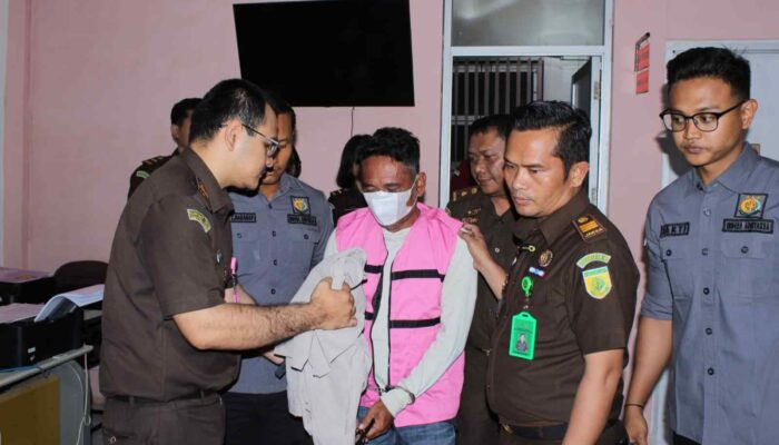 Rugikan Negara Rp 1,99 Miliar, Kejari Madina Tahan Ketua Koptan Desa Tabuyung 