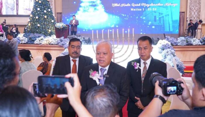 Rayakan Natal Tahun 2025, Kajati Sumut : Natal Sebagai Momentum Impelementasi Kasih Dalam Penegakan Hukum Yang Humanis dan Berkeadilan