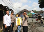 Kapolres Rejang Lebong Tinjau Lokasi Banjir Serta Berikan Bantuan Kepada Korban Terdampak