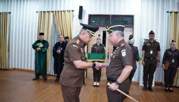 Lantik Asintel dan Kajari Tebing Tinggi, Ini Pesan Kajati Sumut