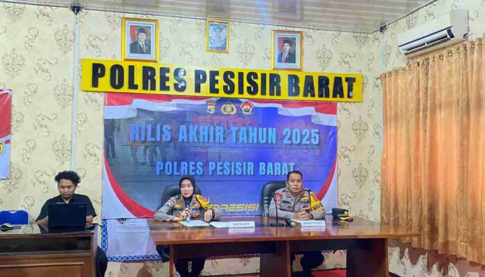 Polres Pesisir Barat Gelar Rilis Akhir Tahun 2025, Kapolres Tekankan Peningkatan Prestasi dan Pelayanan Masyarakat