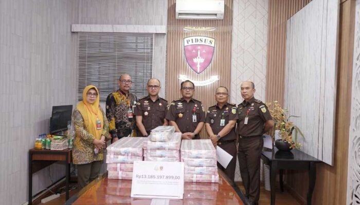 Pidsus Kejati Sumut Terima Uang Pengembalian Kerugian Negara Rp 13 Miliar Lebih Perkara Korupsi Proyek Penataan Kawasan Waterfront City dan Kawasan Tele