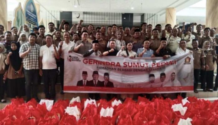 Jelang Idul Fitri, DPD Gerindra Sumut Berbagi 500 Sembako pada CS dan Security