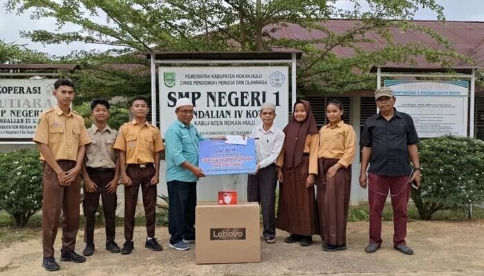 PTPN IV Regional III Salurkan Rp2,4 Miliar untuk Perkuat Ekonomi dan Pendidikan di Rokan Hulu