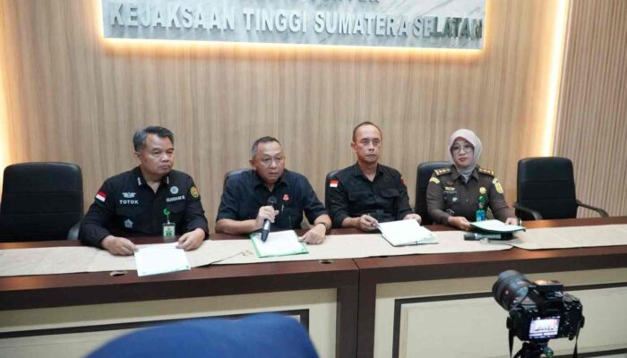 Kejati Sumsel Tahan 5 Dari 8 Tersangka Dugaan Korupsi Pemberian Kredit Bank Plat Merah Kepada PT BSS dan PT SAL