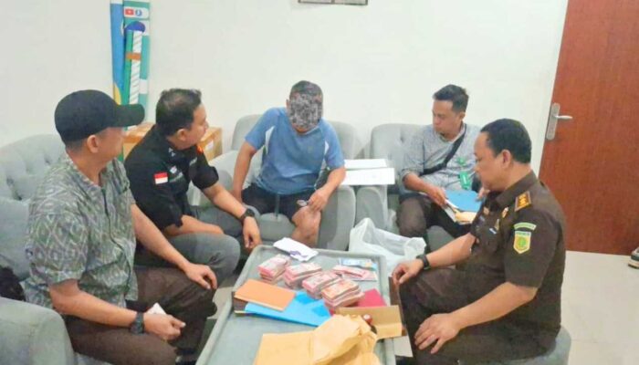 Geledah 2 Lokasi Terkait Dugaan Korupsi Lalu Lintas Pelayaran Wilayah Perairan Sungai Lalan, Kejati Sumsel Sita Uang – Harley Davidson