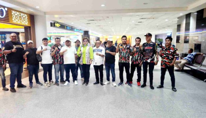 LMP Sumut Sambut Kedatangan Dr Maya Rumantir Saat Tiba di Kualanamu
