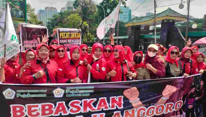 Pujakesuma Minta Toni Aji Dibebaskan, Ada Kompol (P) Trila Murni di Aksi Demo