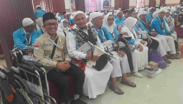 Tiba di Asrama Haji, Kakanwil Kemenhaj Sumut Ingatkan Jemaah Haji Kloter II Penggunaan dan Keamanan Kartu Nusuk