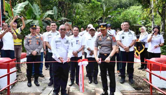 Polres Nias Resmikan Revitalisasi Jembatan Merah Putih di Hiliduho
