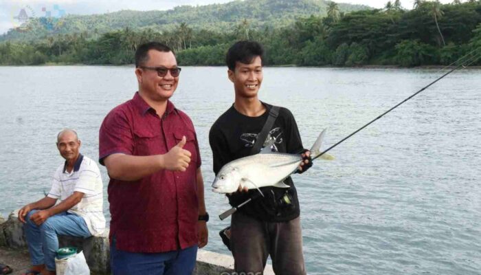 Walikota Gunungsitoli Meriahkan Lomba Mancing Asyik, Semarakkan HUT ke-80 Gereja AMIN di Dermaga Pelabuhan Roro