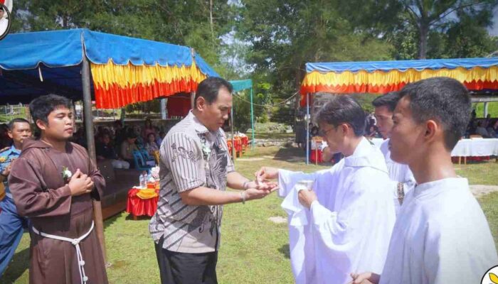 Hadiri Pesta Perak SMA Swasta Katolik Bintang Laut, Wabup Nisel Beri Motivasi Siswa