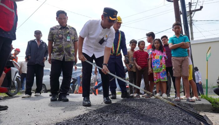 Rico Waas Eksekusi Jalan Rusak di Marelan, Dua Titik Langsung di Beton Bulan Ini