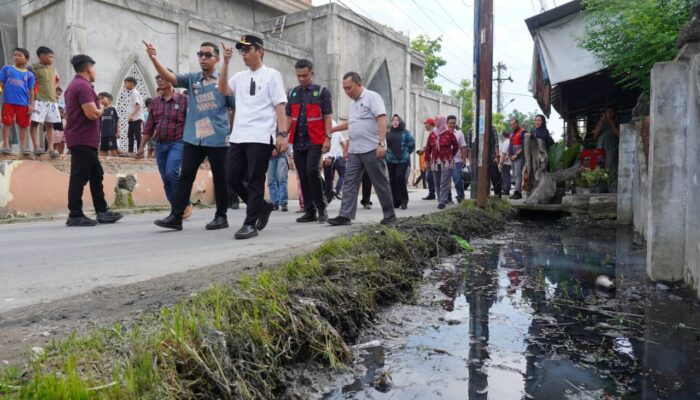 Atasi Banjir Mabar Walikota Medan Instruksikan Normalisasi Drainase Demi Kenyamanan Warga 