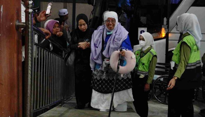 Sambut Kepulangan Kloter 11, Kakanwil Kemenhaj Sumut Ajak Para Jemaah Untuk Menjaga Kemabruran