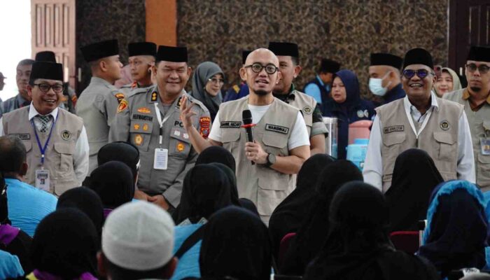 Wamen Haji Sambut Langsung Pemulangan Kloter 16 Debarkasi Medan