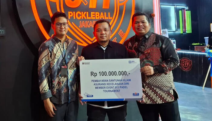BRI Insurance Serahkan Santunan Klaim Personal Accident Senilai Rp100 Juta kepada Ahli Waris Nasabah