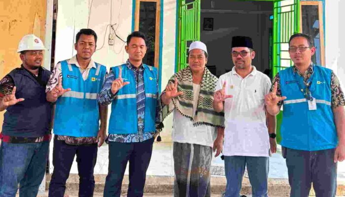 Cahaya Baru untuk Para Penghafal Al-Qur’an: PLN UP3 Lahat Nyalakan Bantuan Pasang Baru di Ponpes Babussalam