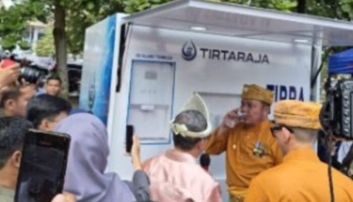 Kado HUT Ke-116 OKU, TIRRA DRINK Hadirkan Air Siap Minum Keliling: Ide Bupati Teddy Meilwansyah Jadi Inovasi Perumda Untuk Melayani Masyarakat OKU