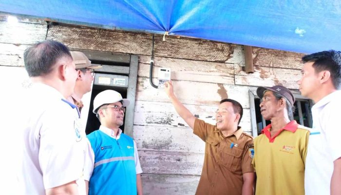Sambut HPN, PLN Hadirkan Terang dan Harapan bagi Bapak Mino di Lahat