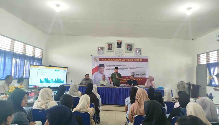 Sugiat Santoso Bikin Bimbel Gratis Setahun untuk Pelajar SMA di Langkat