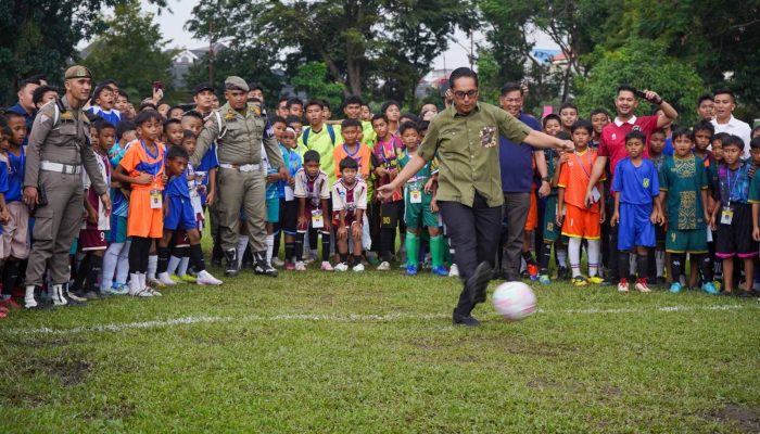 760 Atlet Ikuti Kejuaraan Sepak Bola Pelajar Antar Kecamatan Piala Wali Kota Medan 