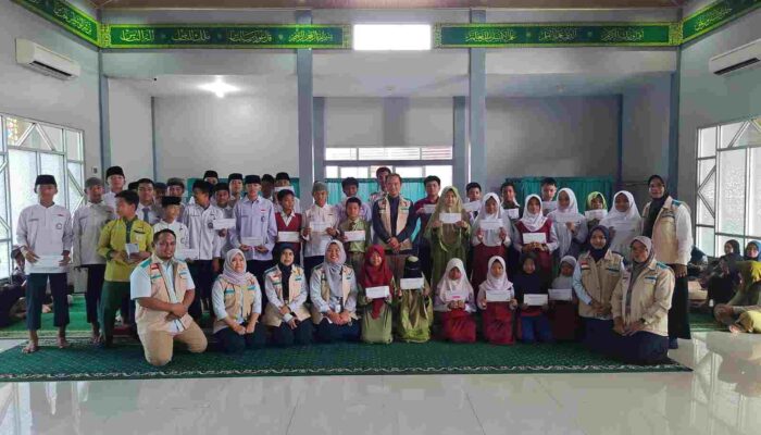 YBM PLN UP3 Lahat Salurkan Beasiswa Cahaya Pintar untuk 66 Siswa di Kabupaten Lahat