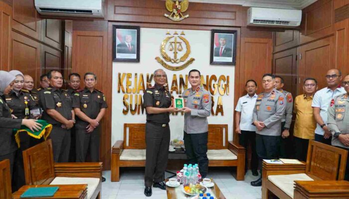 Awali Tugas, Kapolda Sumut Bawa Jajaran PJU Kunker ke Kejati Sumut