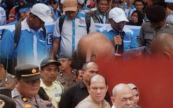 Kabag Persidangan dan Perundang Undangan Lutfi Solihin Sirait Dampingi Anggota DPRD Sumut Terima Aspirasi Buruh