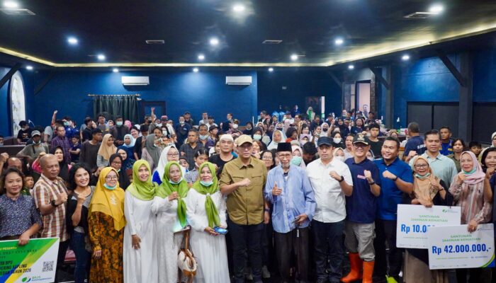 Sapa Warga Medan Baru Diawali Gotong Royong, Rico Waas Tindaklanjuti Keluhan Warga